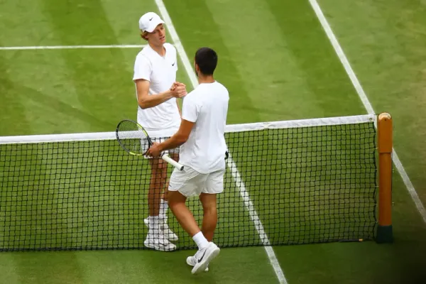 Redemption on Grass: How Jannik Sinner Took Wimbledon from Carlos Alcaraz and Rewrote the Rivalry